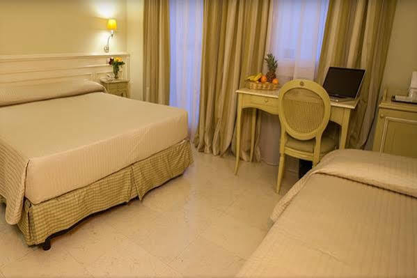 Palace Hotel Vieste Esterno foto