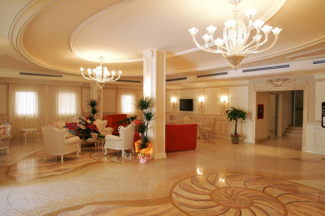 Palace Hotel Vieste Esterno foto