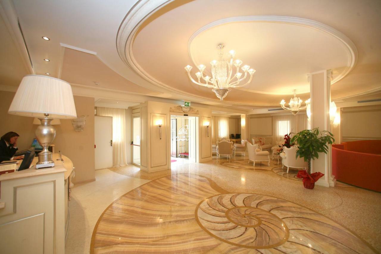 Palace Hotel Vieste Esterno foto